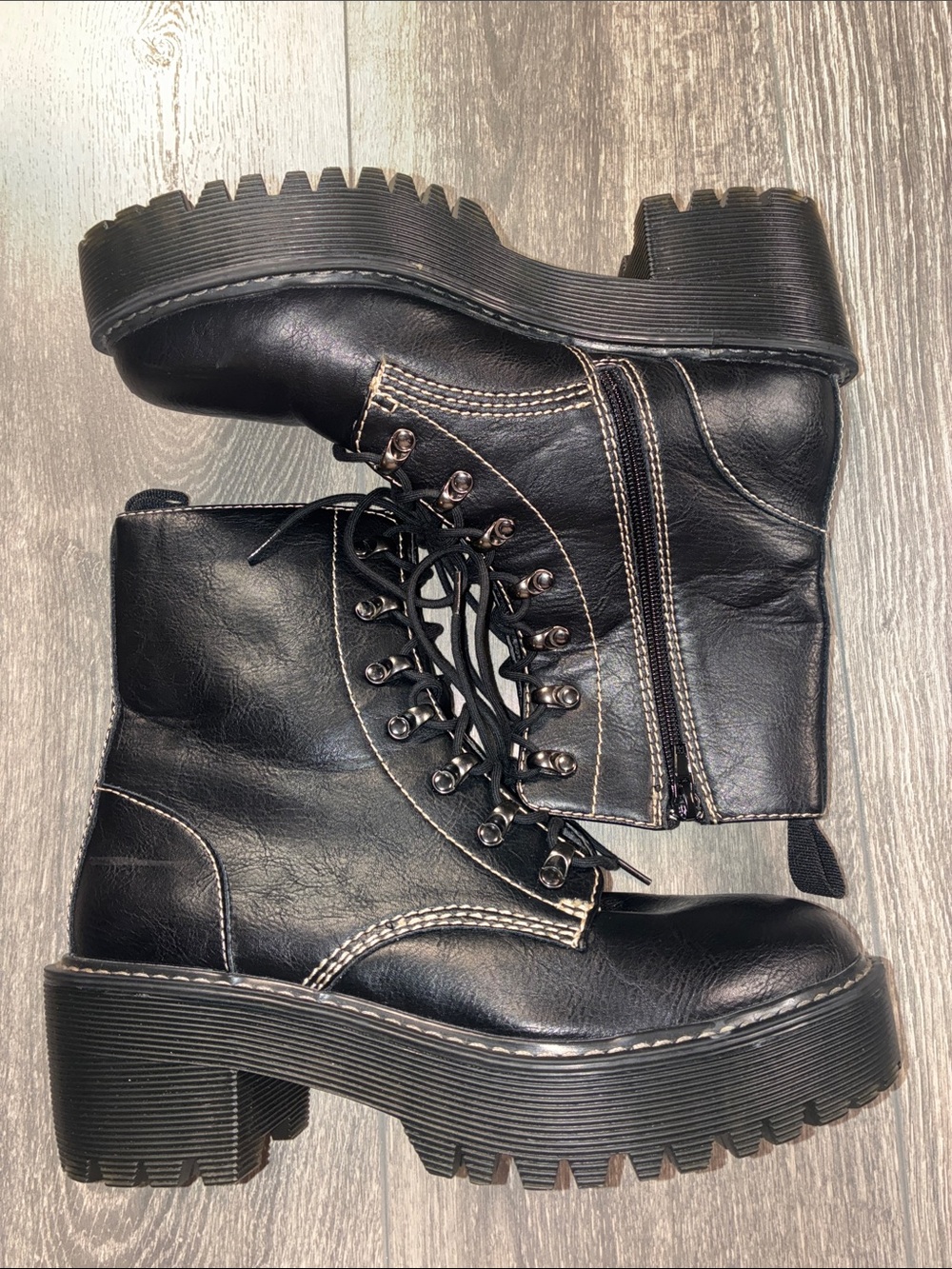 Madden Girl Black Lace-Up Combat Platform Boots Womens Size 9